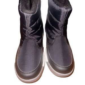 Kids all-weather boots